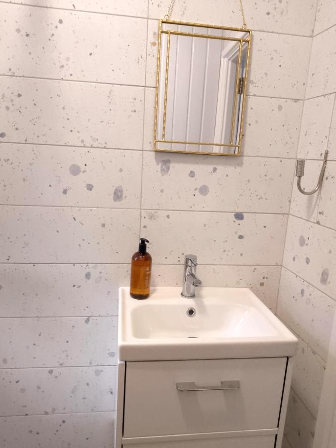 Maire Toireasa - Cosy Refurbished Property In The Gaeltacht Quarter Belfast Exteriör bild