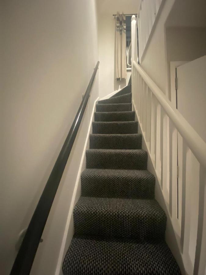 Maire Toireasa - Cosy Refurbished Property In The Gaeltacht Quarter Belfast Exteriör bild