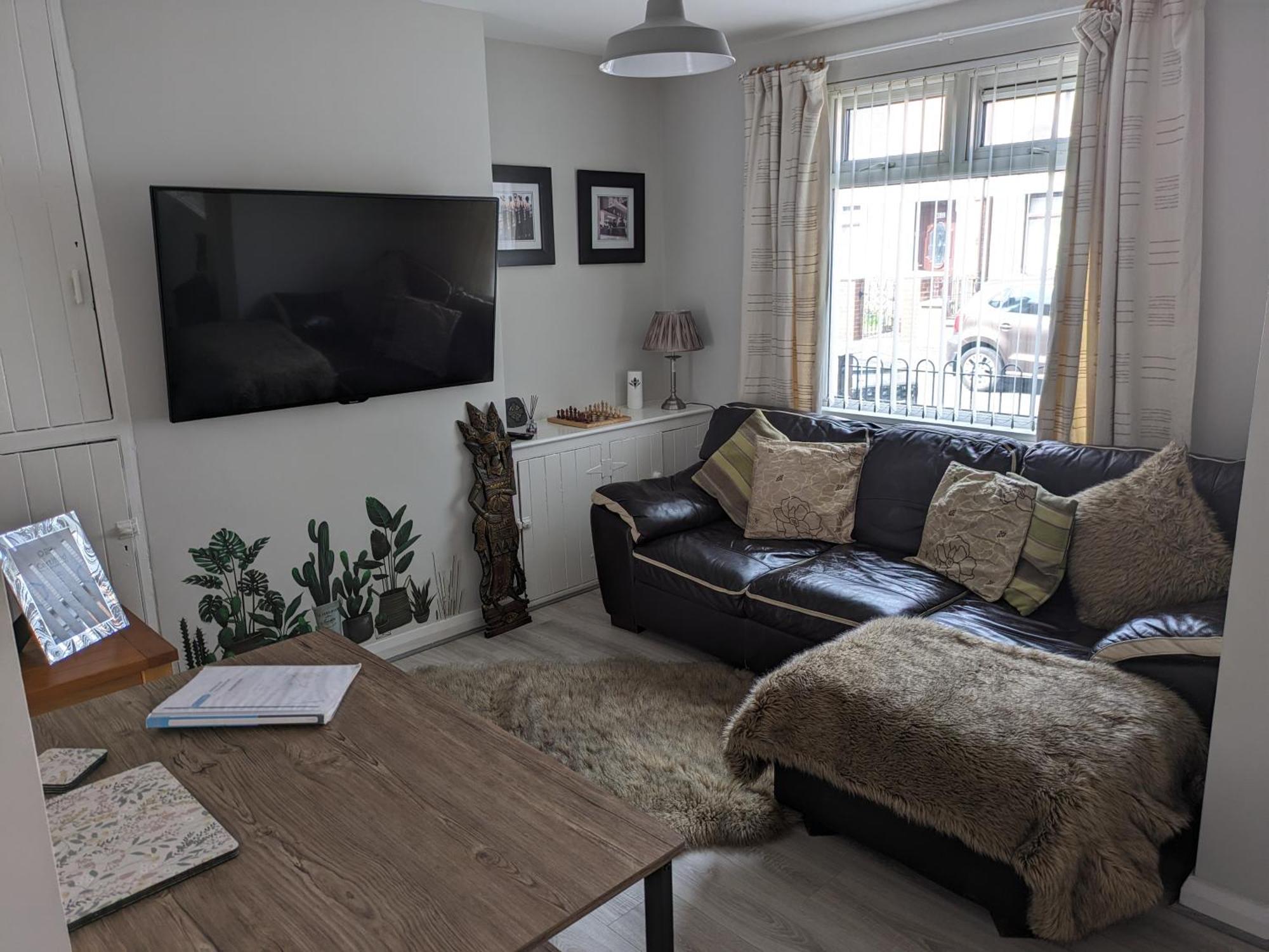 Maire Toireasa - Cosy Refurbished Property In The Gaeltacht Quarter Belfast Rum bild