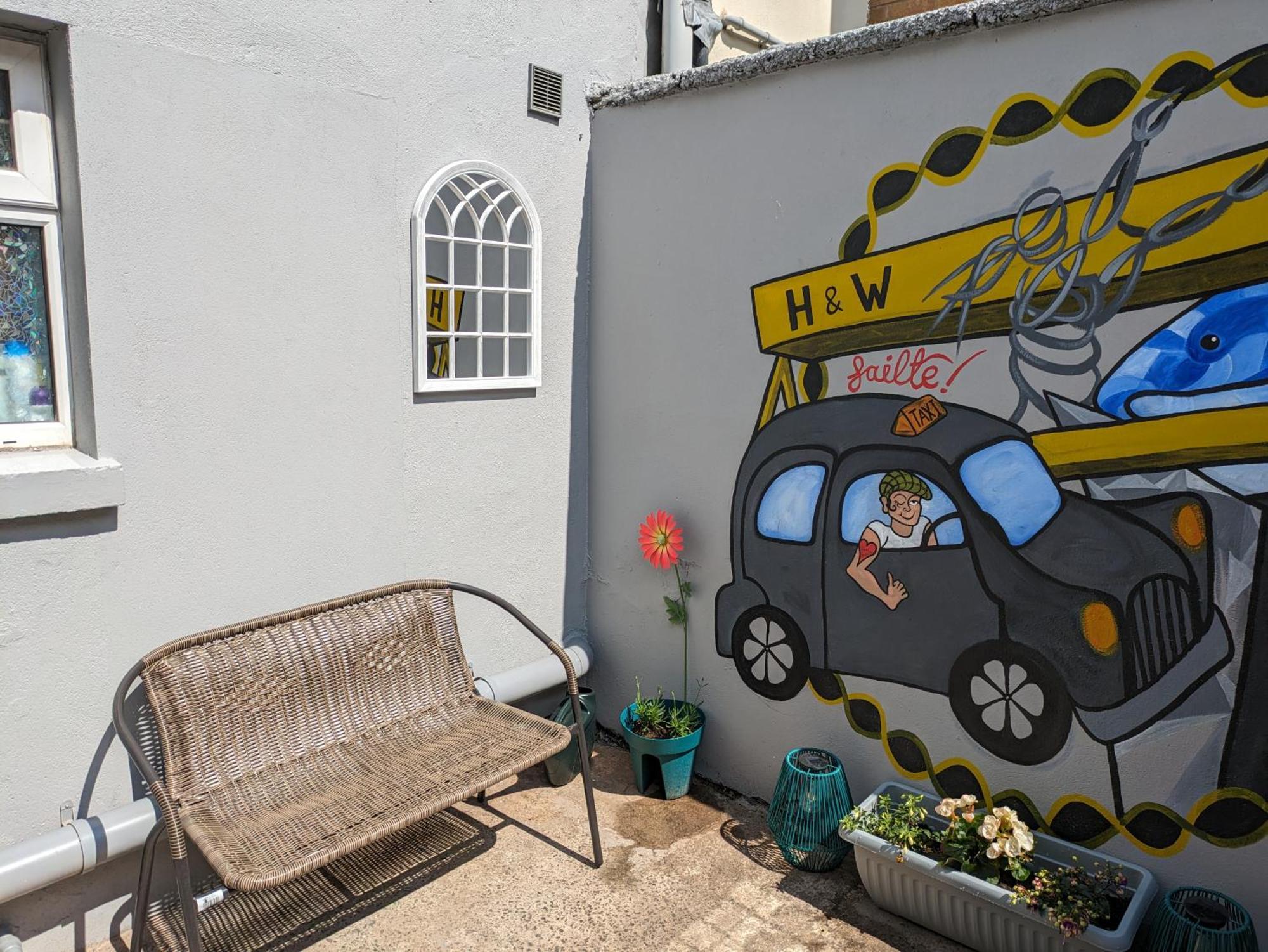 Maire Toireasa - Cosy Refurbished Property In The Gaeltacht Quarter Belfast Rum bild